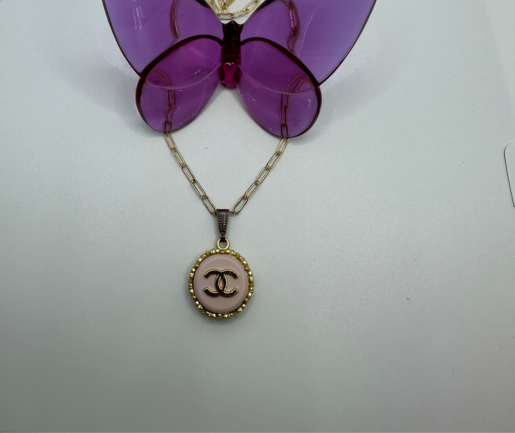 #677 Vintage Couture Necklace 22mm