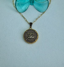 Load image into Gallery viewer, #702 Vintage Couture Necklace 28mm