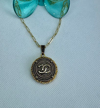 Load image into Gallery viewer, #702 Vintage Couture Necklace 28mm